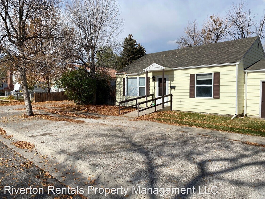 Primary Photo - 2 br, 1 bath House - 218 E Lincoln Ave
