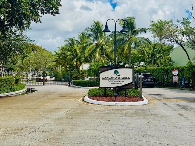 Foto del edificio - 3105 Oakland Shores Dr