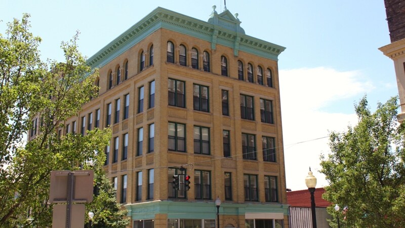 Primary Photo - 221 Cherry St
