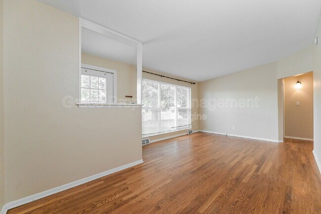 Photo - 701 S Simms St House