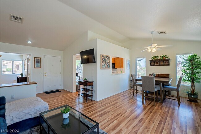Building Photo - 2808 Desert Crystal Dr