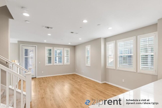 Foto del edificio - 3 br, 3.5 bath House - 3708 Pyramid Way, M...