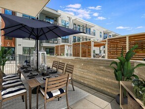 Building Photo - 1701 Simond Ave