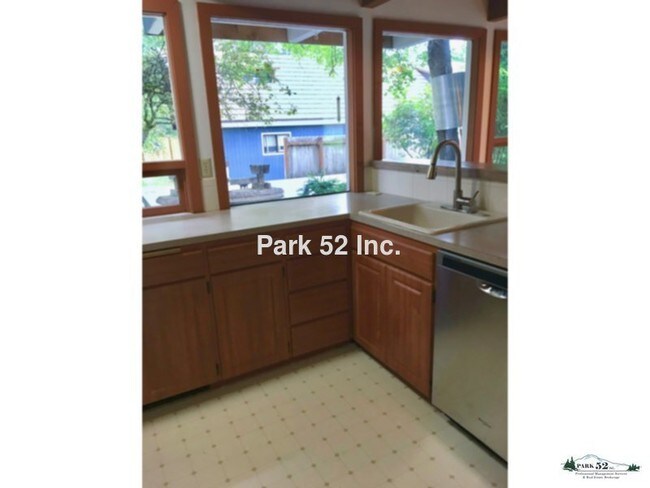 Building Photo - 1122 Point Fosdick Dr NW