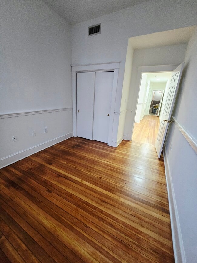 Building Photo - 101 S Saint Asaph St