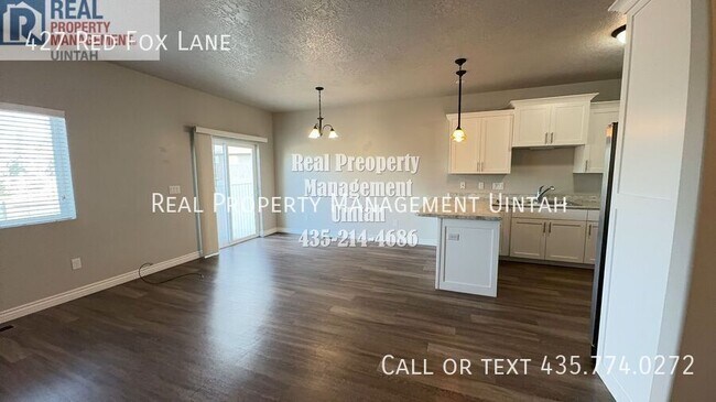 Building Photo - 427 E Red Fox Ln