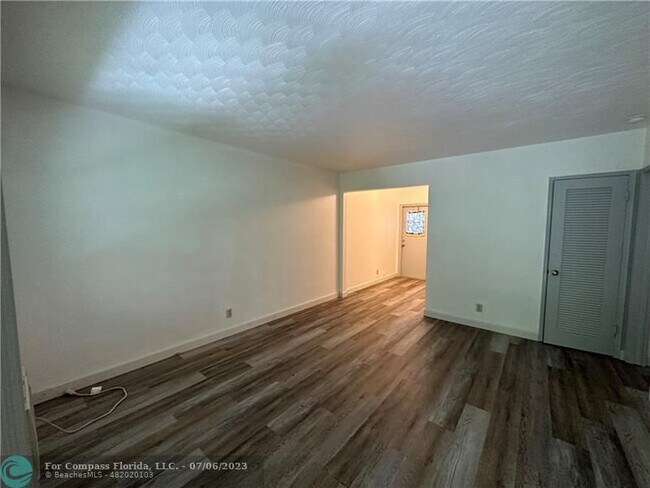 Foto del edificio - 3208 NE 5th Ct