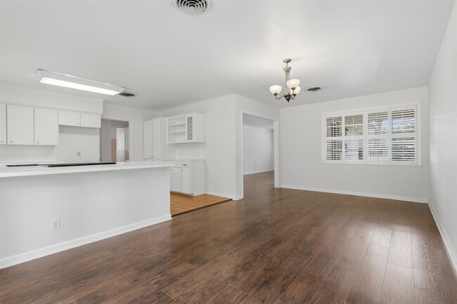 Building Photo - 5206 Carew St