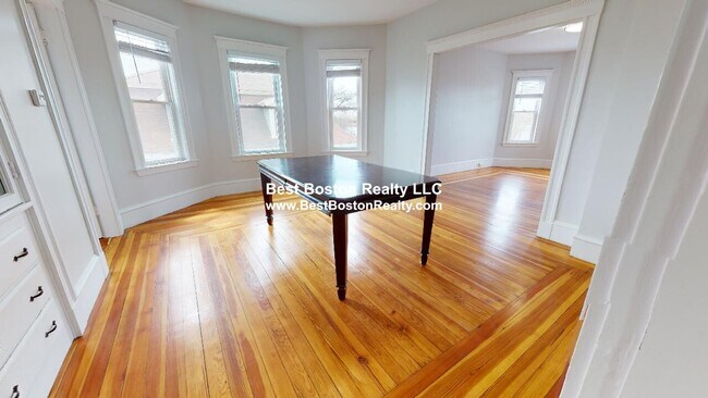 Building Photo - 27 A Craigie St