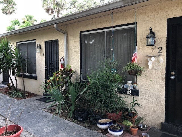 Building Photo - 32 S Wild Olive Ave