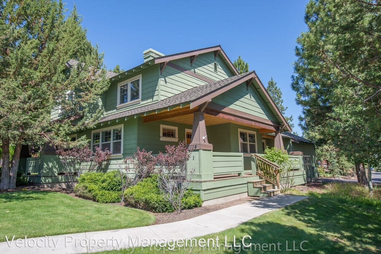 Primary Photo - 1114 N W Constellation Dr