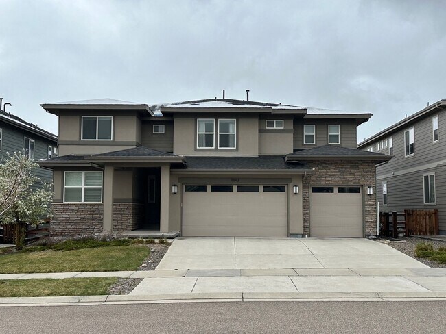 Foto del edificio - Introducing a luxurious and expansive 4-be...