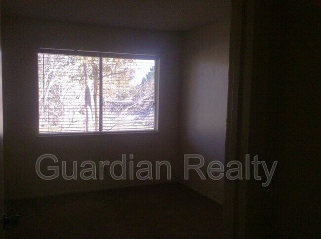 Foto del edificio - 2209 Tall Pine Dr