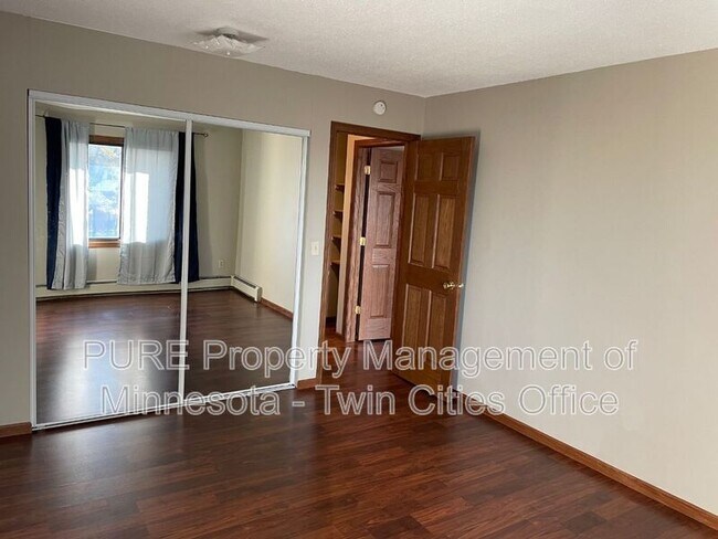 Foto del edificio - 1690 Highway 36 W