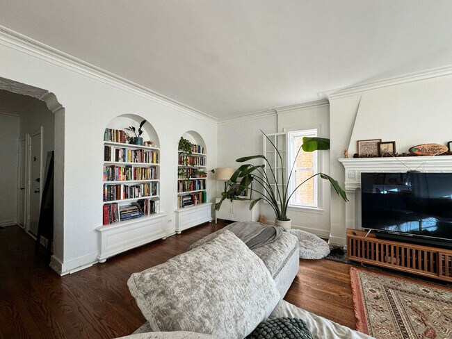 Foto del edificio - 2054 W Farwell Ave