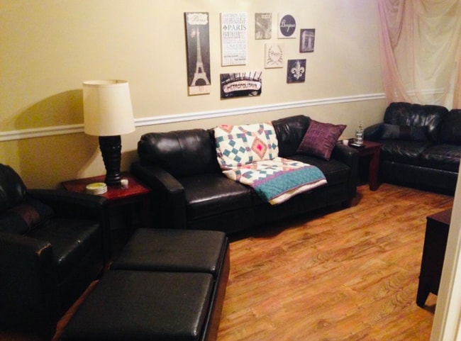 Building Photo - 1022 Old Mayhew Rd