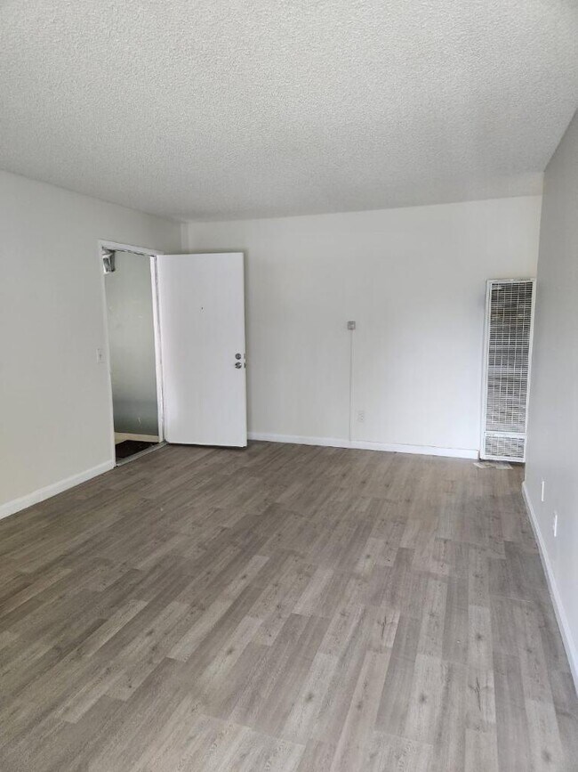 Living room - 3381 Butterfield Ave
