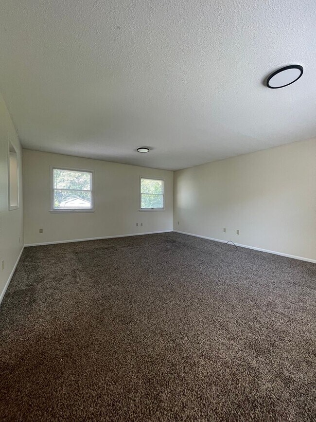 Foto del edificio - Three Bedroom Ranch in Portage