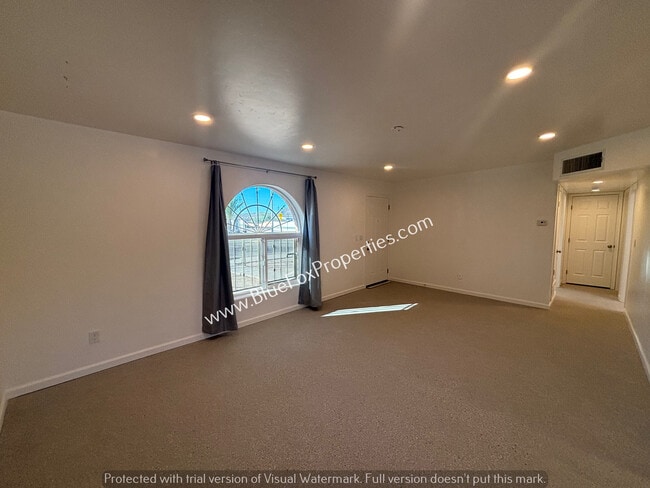 Foto del edificio - 654 W Mabel St