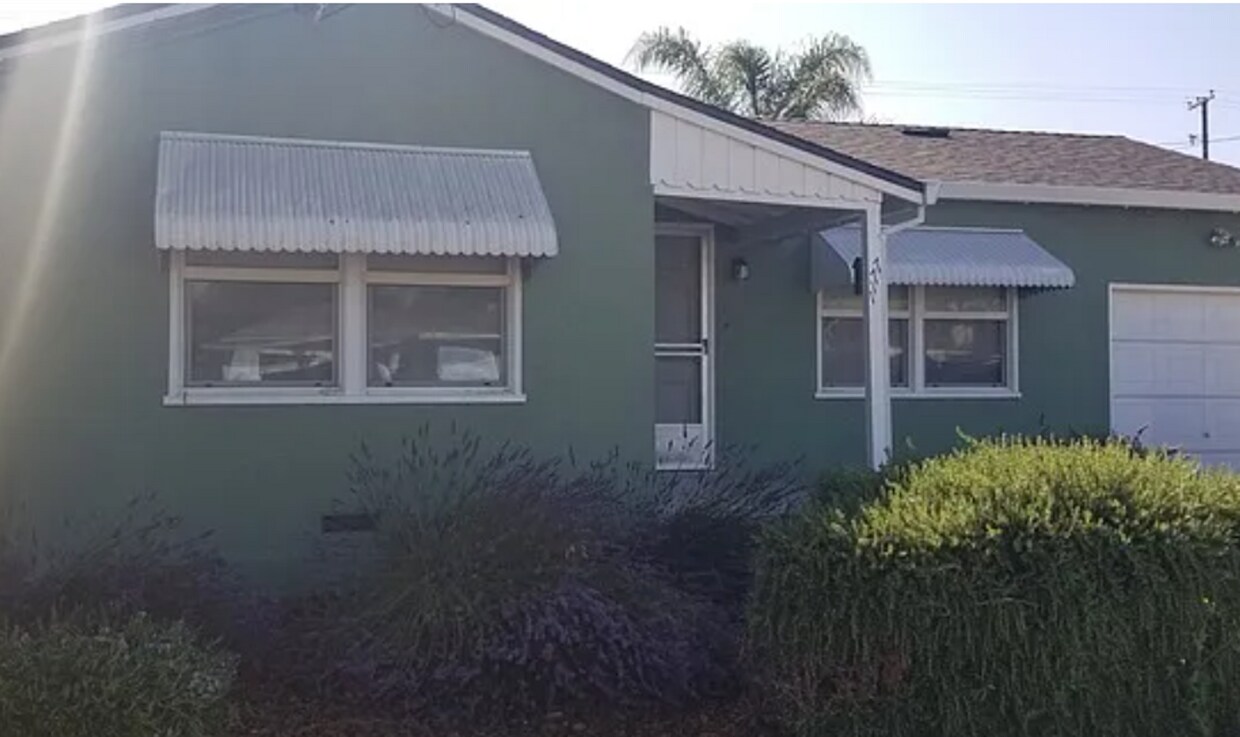 Primary Photo - Cozy Hollister Home