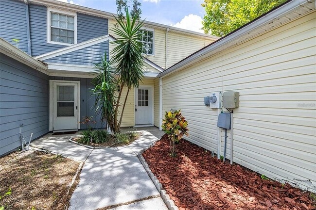 Foto del edificio - 6211 Oak Cluster Cir
