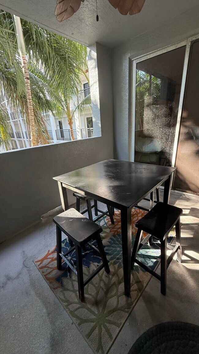 Foto del edificio - 1690 Renaissance Commons Blvd