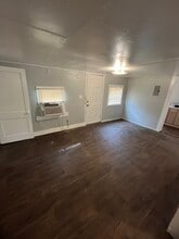 Building Photo - 271 E Lambert St