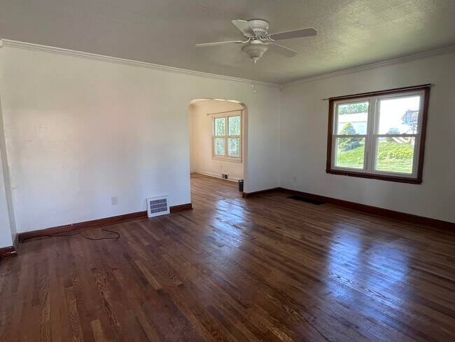 Living Area - 230 Gardner Ave