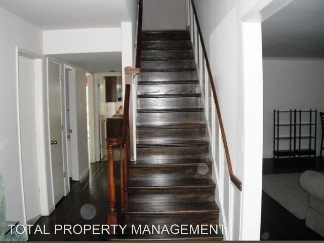 Building Photo - 5 br, 3.5 bath House - 19 SELBY LANE
