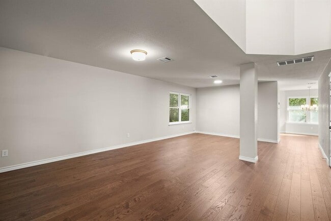 Foto del edificio - 17841 Park Valley Dr
