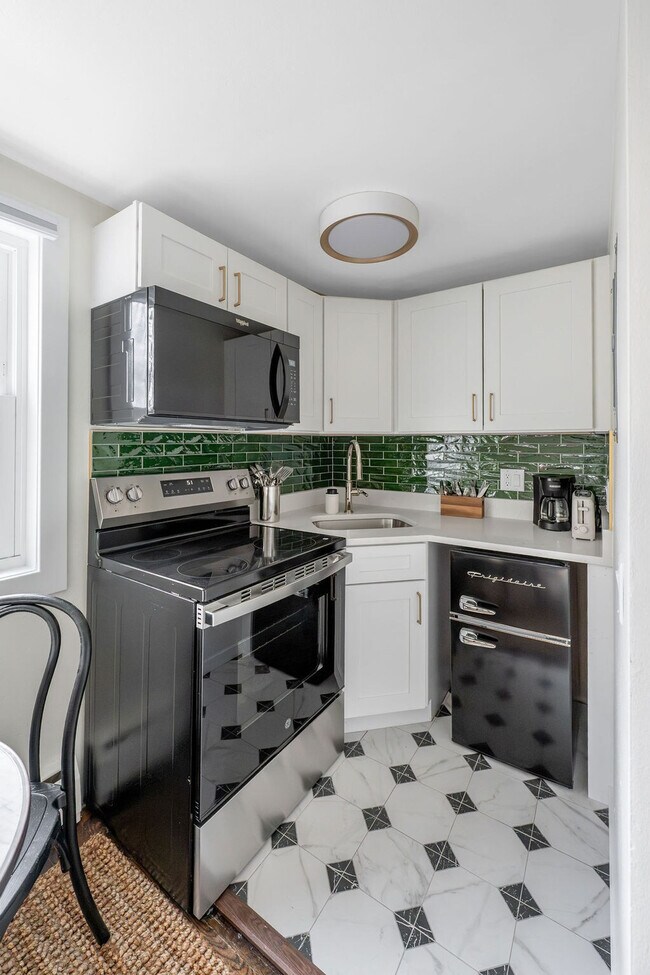 Foto del edificio - 113 S Henry St