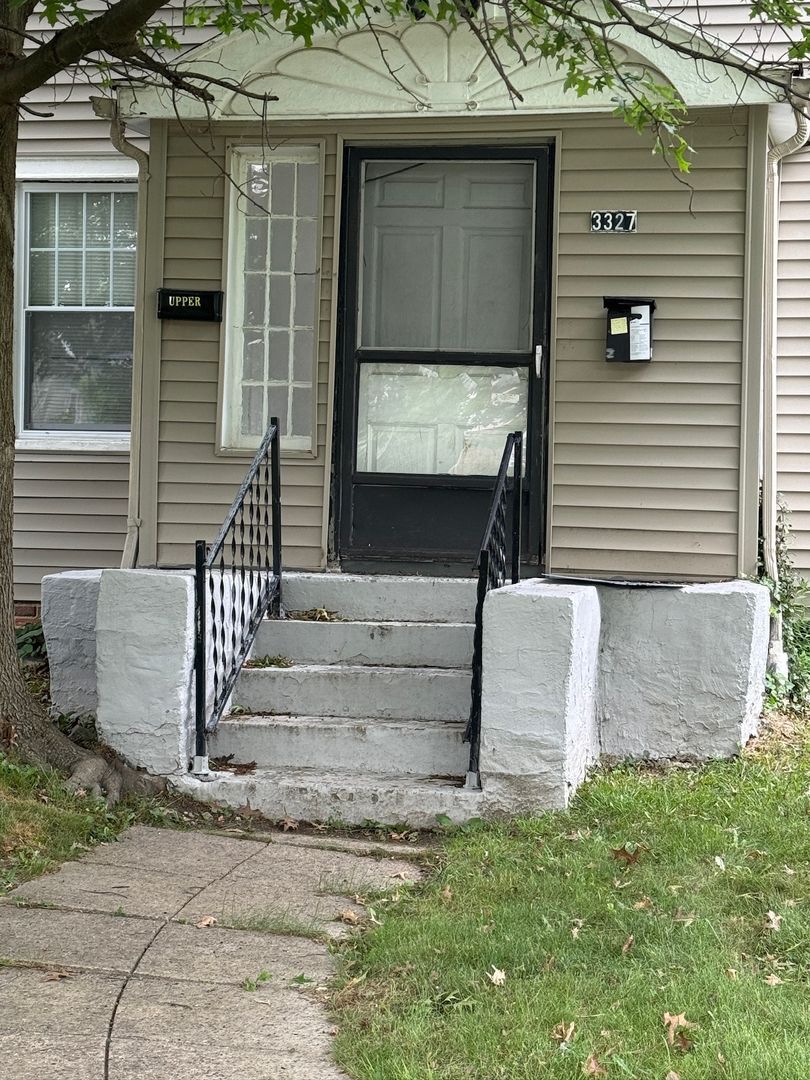 3327 Yorkshire Rd Cleveland Heights, OH 44118 – photo 3