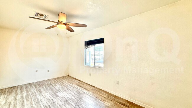 Foto del edificio - 4518 W Crivello Ave