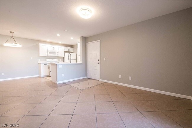 Building Photo - 221 Mission Catalina Ln