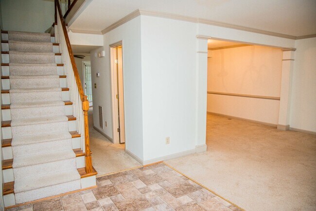 Foto del edificio - Forest Lakes Townhouse Available
