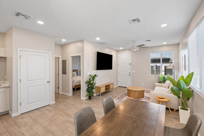 Foto del edificio - 6606 W Paradise Ln