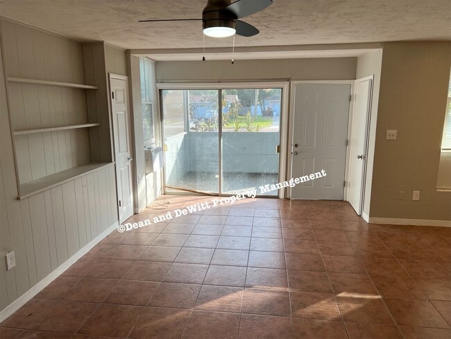 Interior Photo - 1280 Druid Road