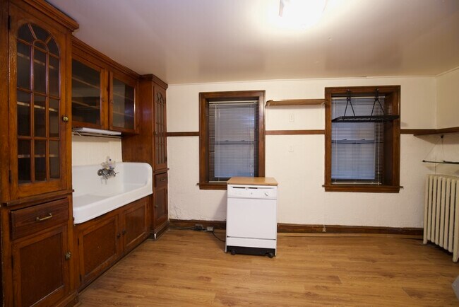 Building Photo - 2217 N Hoyne Ave
