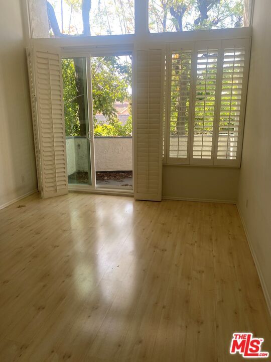 Foto del edificio - 10800 Holman Ave