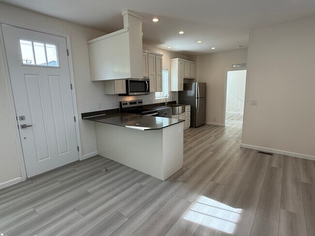 Foto del edificio - 2490 Bailey Ave