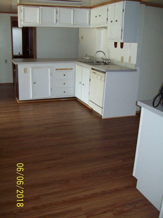 Building Photo - 3bedroom 2bath House