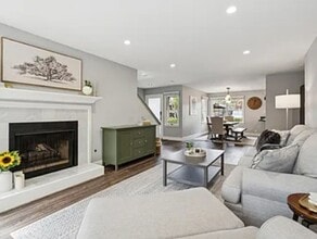 Building Photo - 641 Centre Ct