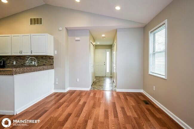 Foto del edificio - 881 BELLEVUE AVE, PAINESVILLE TOWNSHIP, OH...