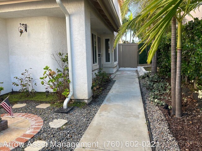 Building Photo - 3 br, 2.5 bath House - 2178 Redwood Crst