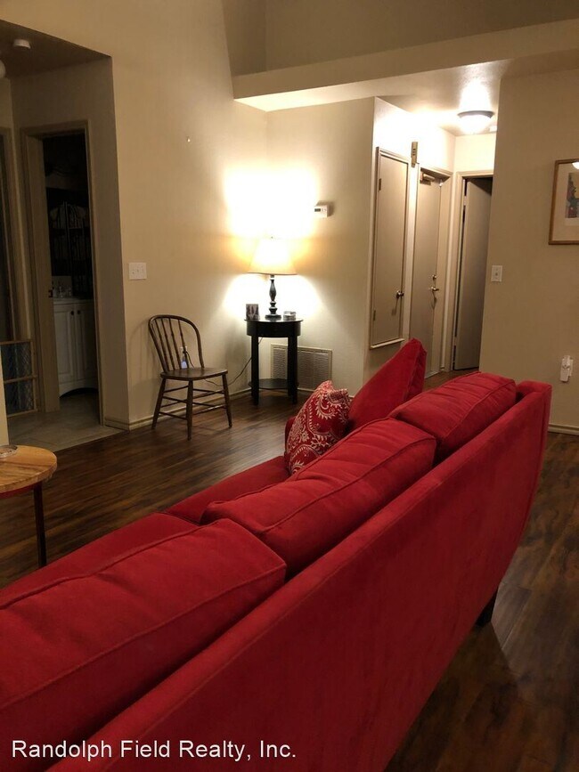 Building Photo - 3 br, 2 bath House - 8214 SPRING TOWN ST