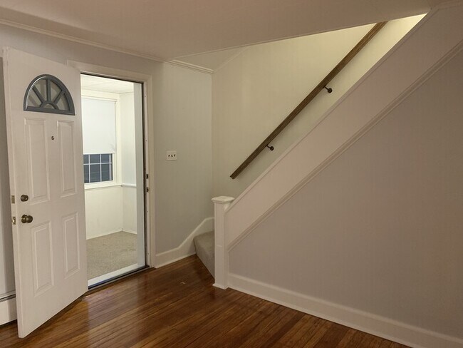 Building Photo - 38 Kinship Rd