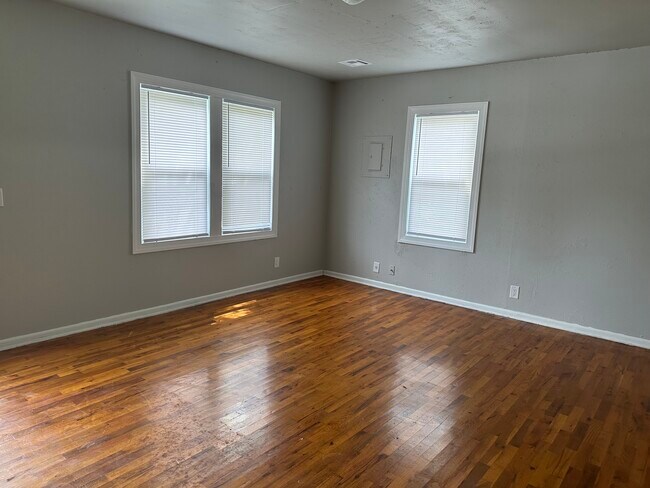 Sala de estar - 622 S Mission Ave