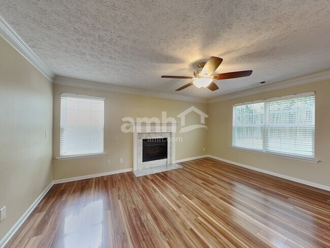 Foto del edificio - 329 Westminster Dr