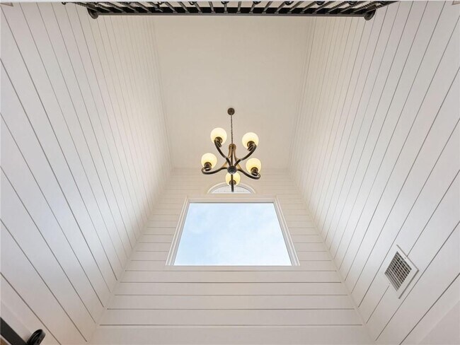 Building Photo - 3965 Hamilton View Way NE