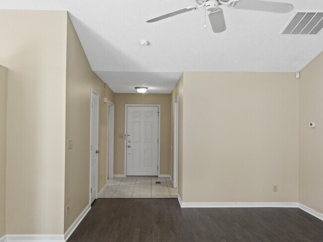 Building Photo - 114 Mark Twain Ct